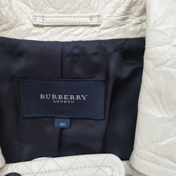 Burberry Women's Cream Double-Breasted Jacket - Picture 5 of 10